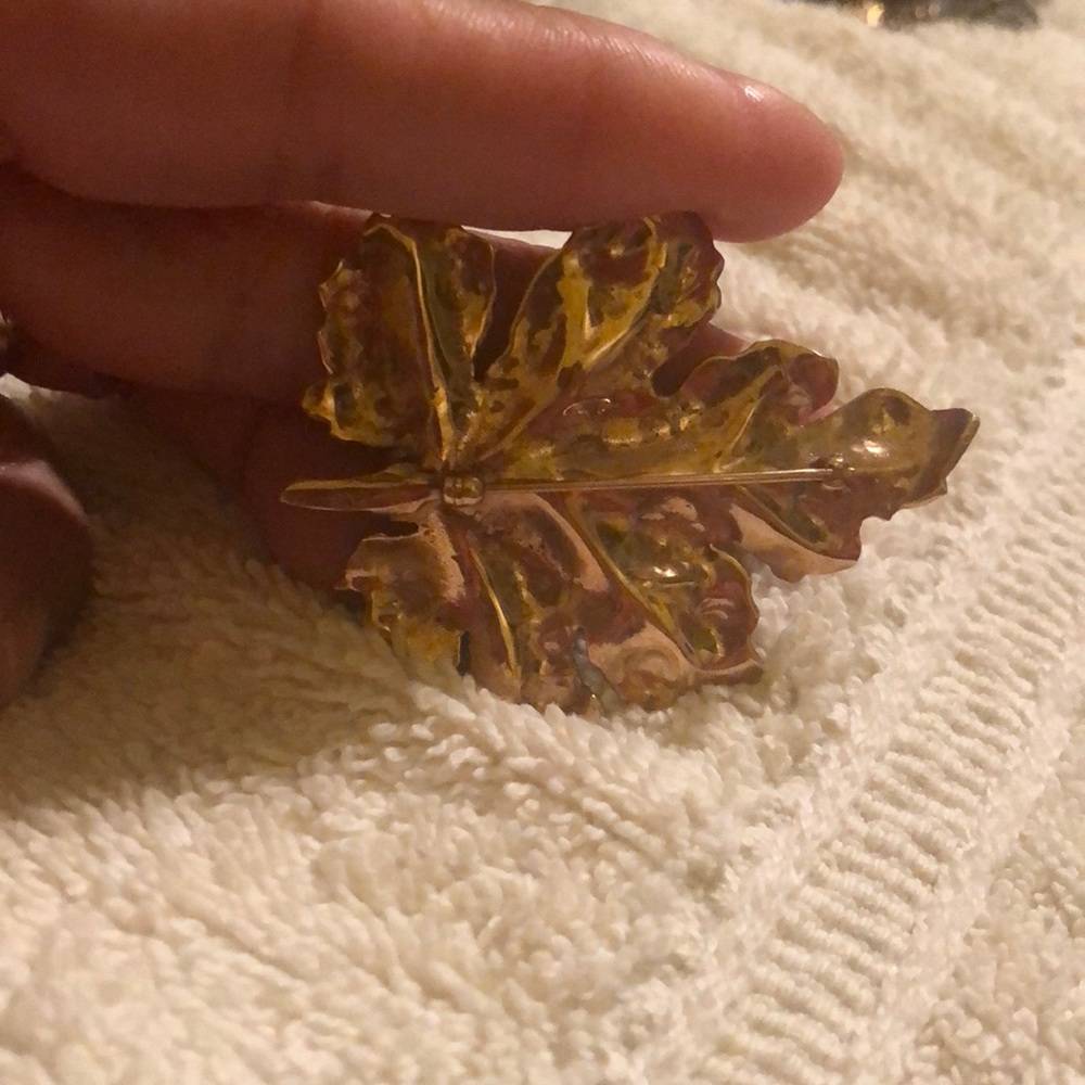 Oak leaf pin - Picture 6 of 6